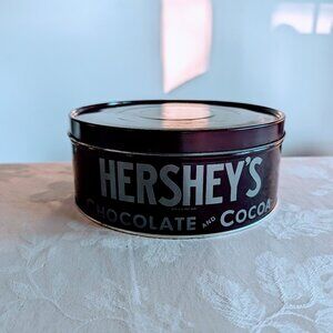 VTG 1981 Hershey’s Collectors Metal Tin 1900 Reproduction 8” Round Brown